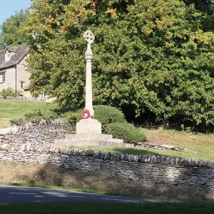 War Memorial <p>A scenic model of a war memorial as would be found in towns and villages across the country. Offering the modeler an extensive range of building styles from which to choose