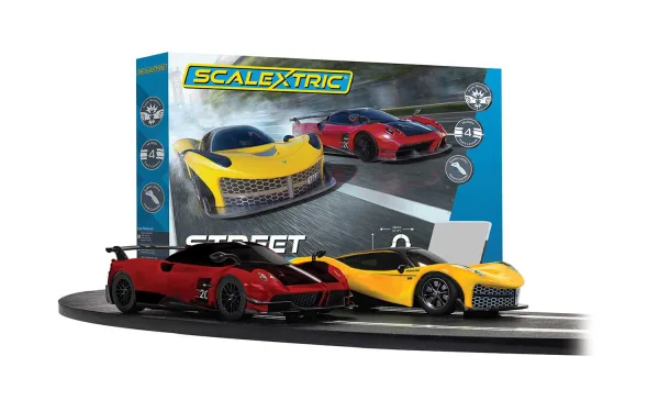 Scalextric Street Cruisers Race Set <p>The Scalextric Rasio takes on the elegant Pagani Huayra Roadster BC in this Street Cruisers race set. This set features everything you need to start your racing career