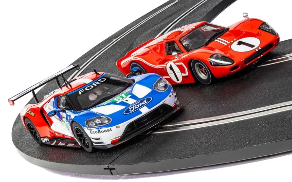 Legends Le Mans 1967 50 Years of Ford Twin Pack - Limited Edition <p>Cars & Drivers: Ford MKIV (Number 1) Dan Gurney