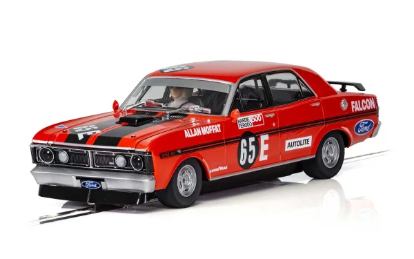 Ford XY Falcon - Bathurst 500 1971 The Class E Ford XY GTHO of Allan Moffat is one of the all-time greatest of Bathurst. 1971 saw Moffatt put the car on pole for the Hardie-Ferodo 500 and win the race by a lap from his nearest rival. Whilst a 'boxy' looking car