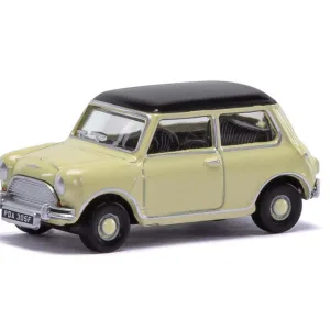 BMC Mini Saloon This Diecast BMC Mini Saloon vehicle measures at 80mm in length and has a highly detailed