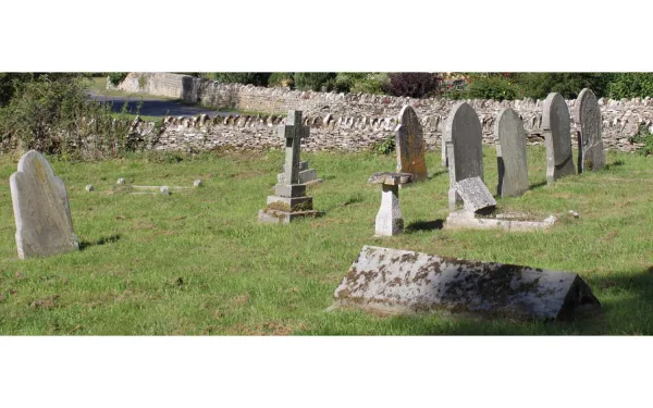 Assorted Grave Stones & Monuments <p>A selection of gravestones and other monuments ideal for modelling a graveyard.<br><br>Offering the modeller an extensive range of building styles from which to choose