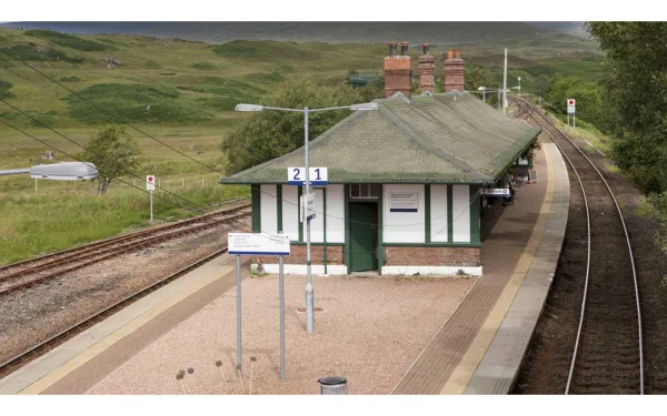 Platform Island x 2 <p>A detailed section of railway platform.<br><br>Offering the modeller an extensive range of building styles from which to choose