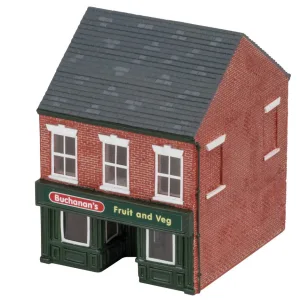 Buchanan's Fruit and Veg No town is complete without a greengrocers and now you can bring home the Hornby Greengrocer's Shop for your collection.