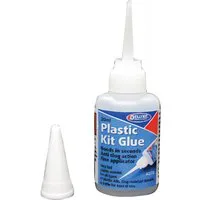 Deluxe Materials Plastic Kit Glue 20ml