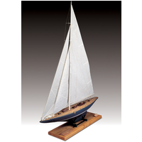 Amati 1/35 Scale Endeavour America's Cup Challenger Model Kit